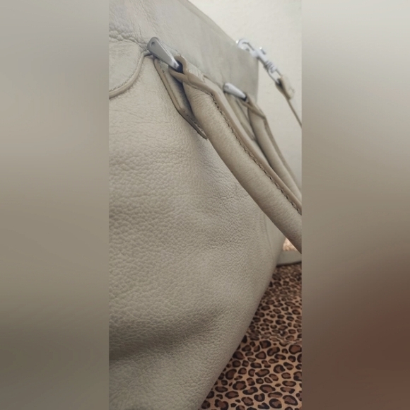 Leibeskind Berlin Leather Tote Bag - Picture 7 of 12